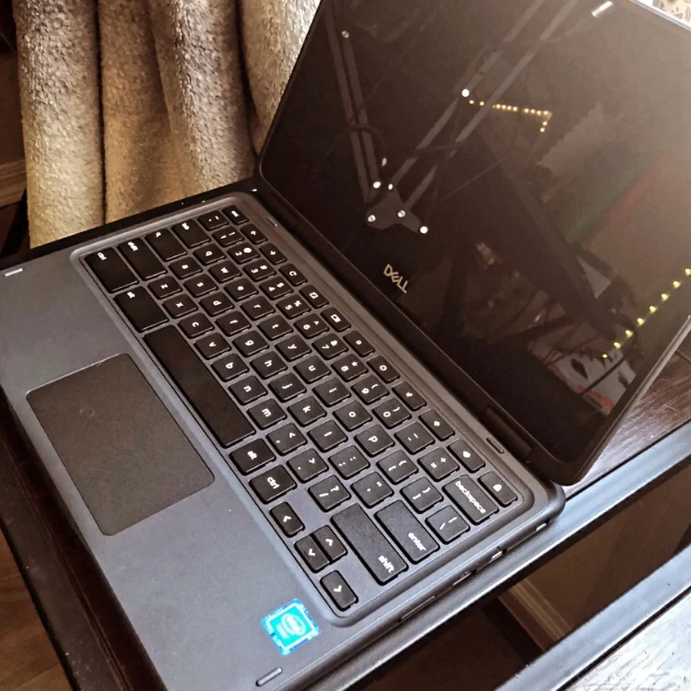 2022 Dell chromebook used once